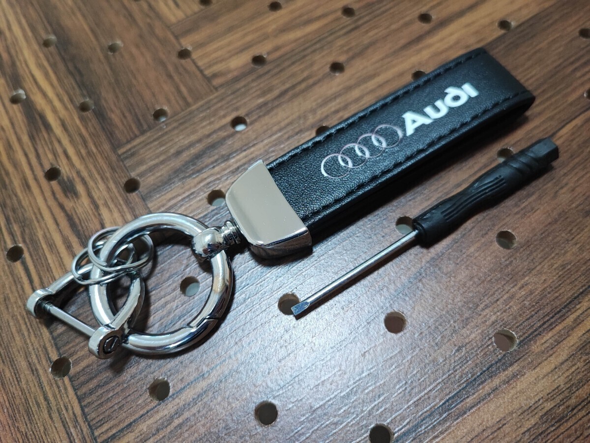 アウディ ブラックステッチ レザー キーホルダー キーリング■A1 A3 A4 B5 B6 B7 B8 A5 C5 A6 C6 c7 A7 A8 A1 V8 Q3 Q5 Q7 SQ5 S-line RS