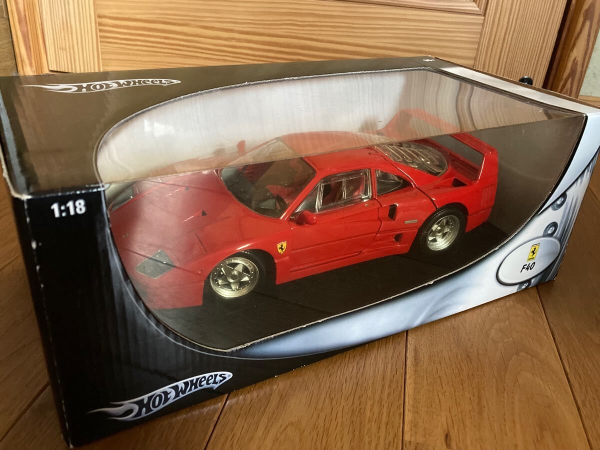 フェラーリ F40 hotwheels 1:18 ミニカー　Ferrari ホットウィール