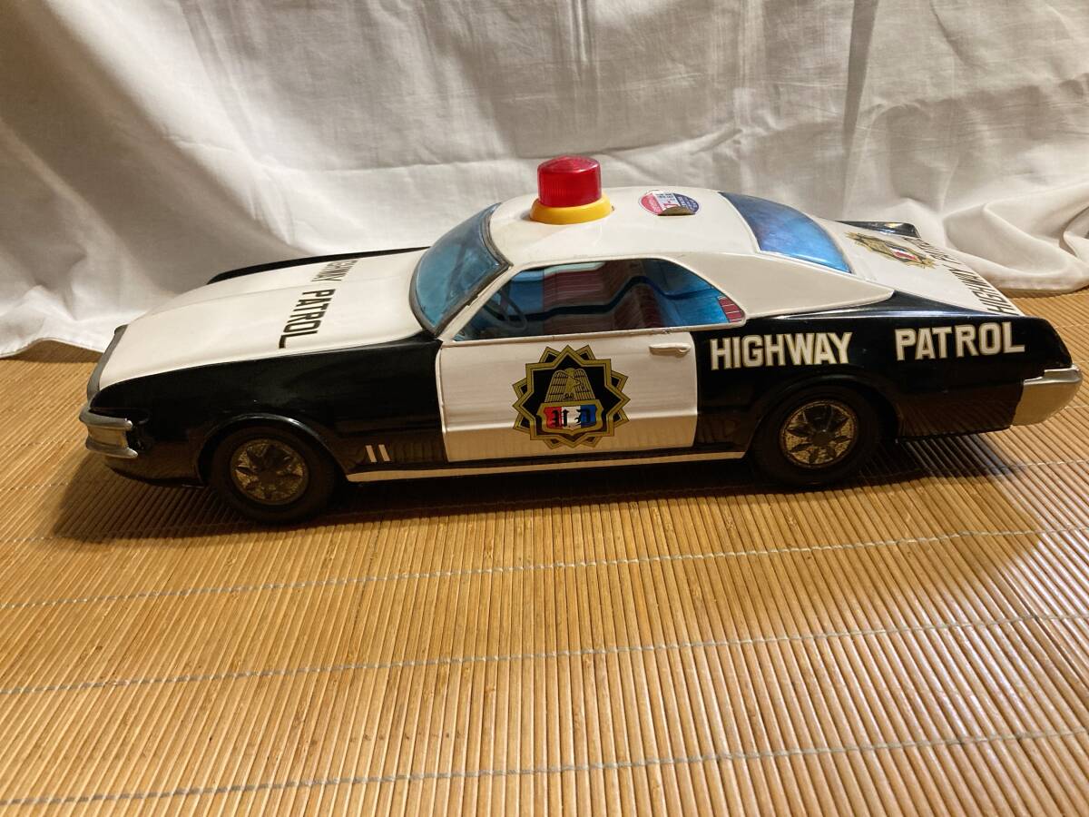イチコー:ブリキ トルネード パトカー(全長約44㎝) イチコー:ブリキ トルネード パトカー(全長約44㎝)