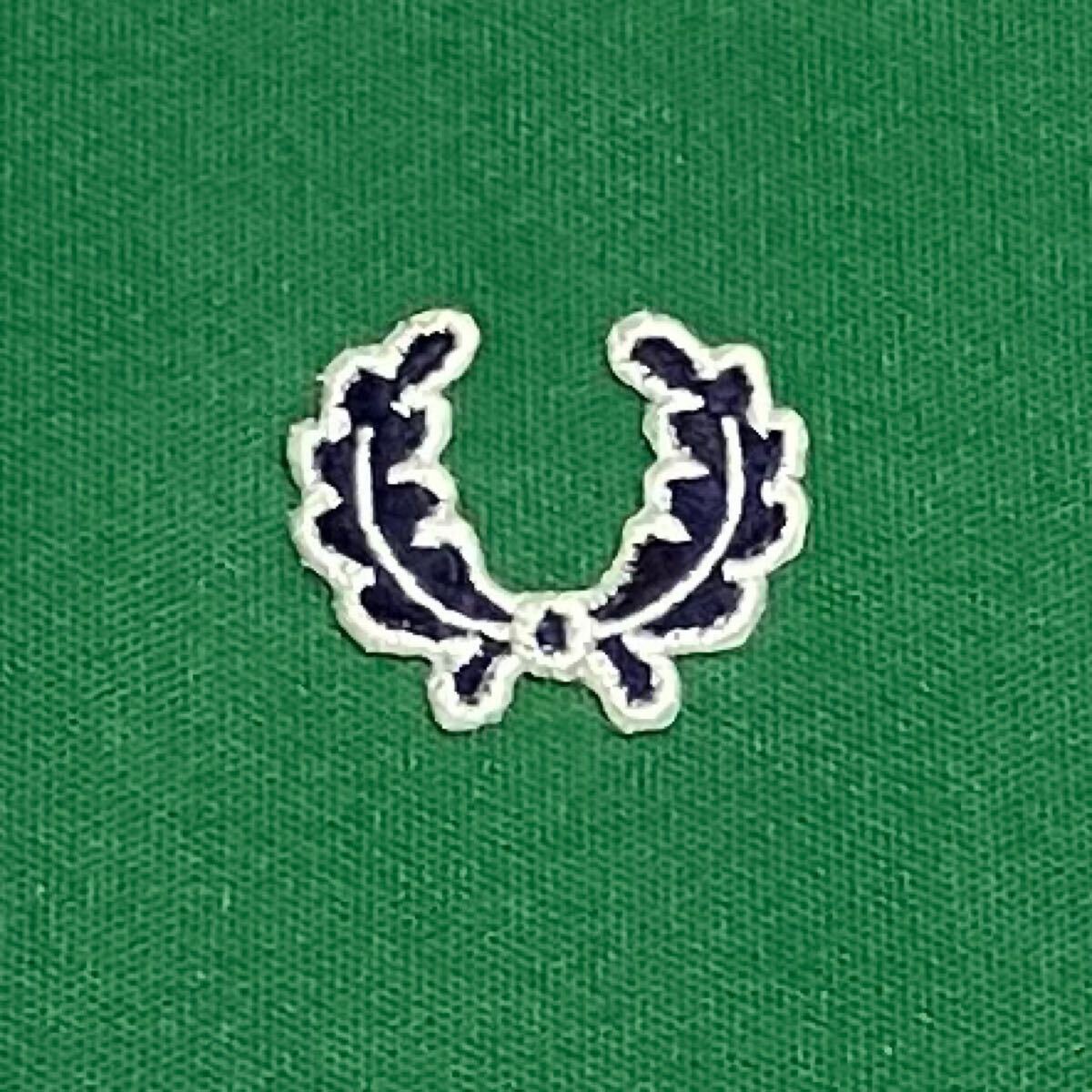 FRED PERRY♡古着 トラックジャケット 刺繍ワッペン テープロゴ FRED PERRY♡古着 トラックジャケット 刺繍ワッペン テープロゴ