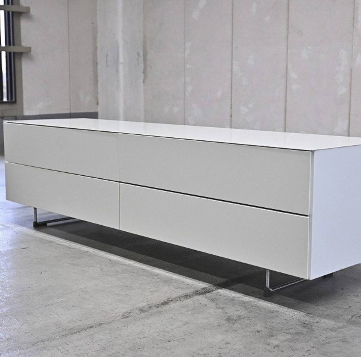 Cassina ixc「LOTUS」27万 シアターボード テレビ台 リビング Cassina ixc「LOTUS」27万 シアターボード テレビ台 リビング