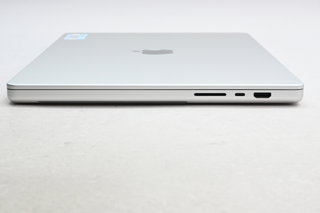 [中古]Apple MacBook Pro 16インチ M3 Pro(12コアCPU/18コアGPU) 512GB シルバー MRW43J/A
