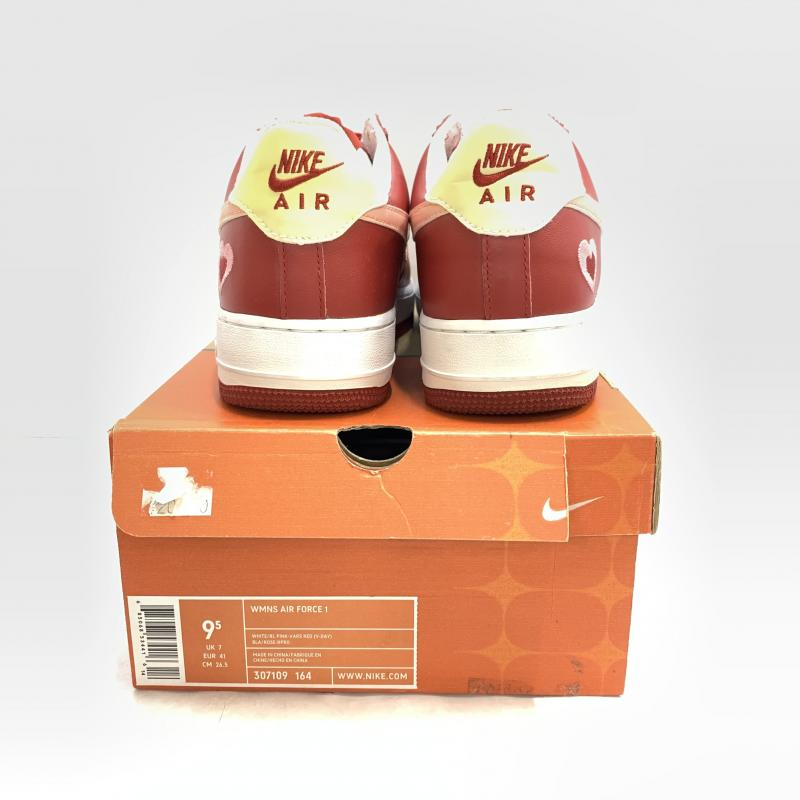 【中古】NIKE AIR FORCE 1 2004 VALENTINES DAY 26.5㎝ 307109-164 ナイキ[240092284950]