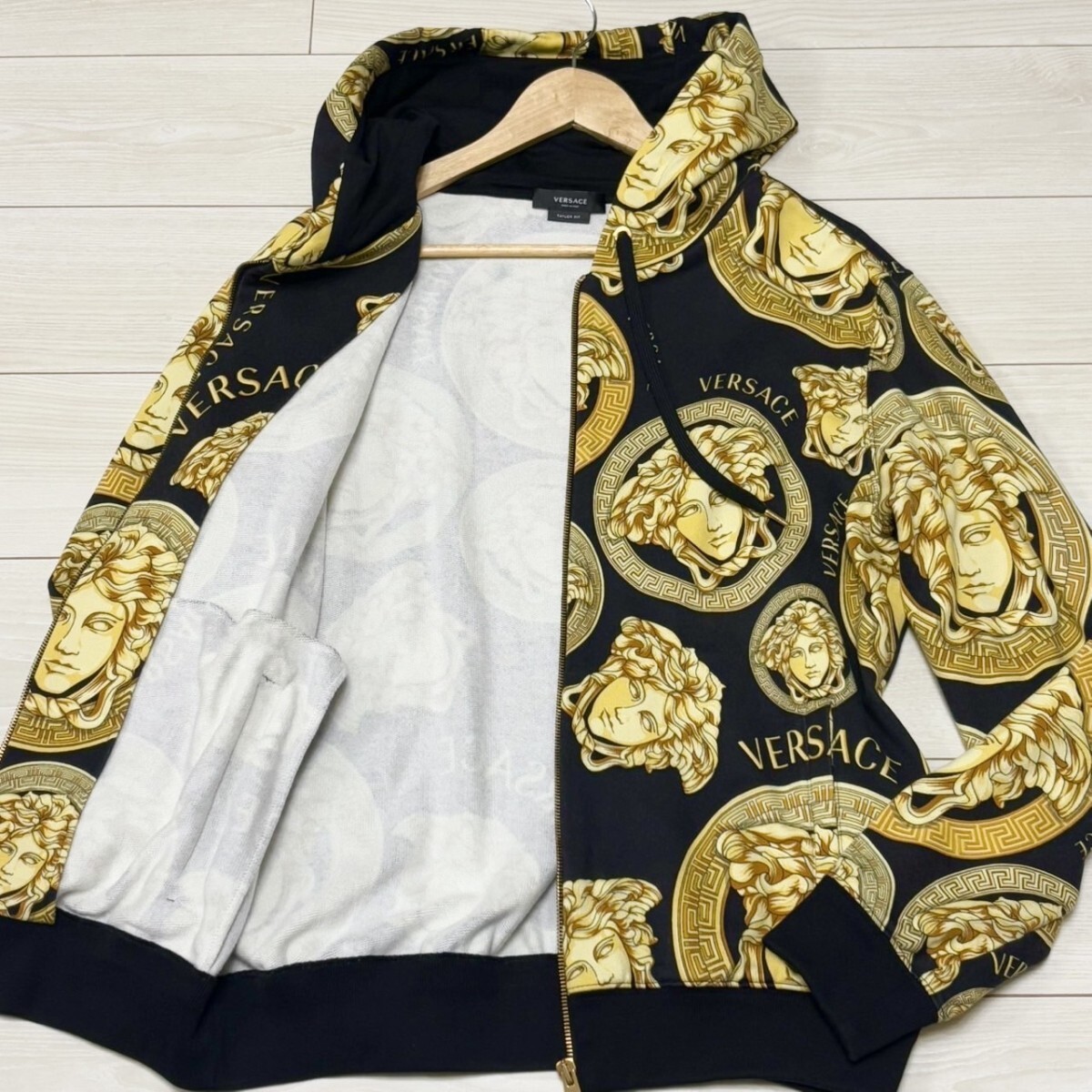 未使用級/Lサイズ○VERSACE【イケてる男の戦闘服】ヴェルサーチ 未使用級/Lサイズ○VERSACE【イケてる男の戦闘服】ヴェルサーチ