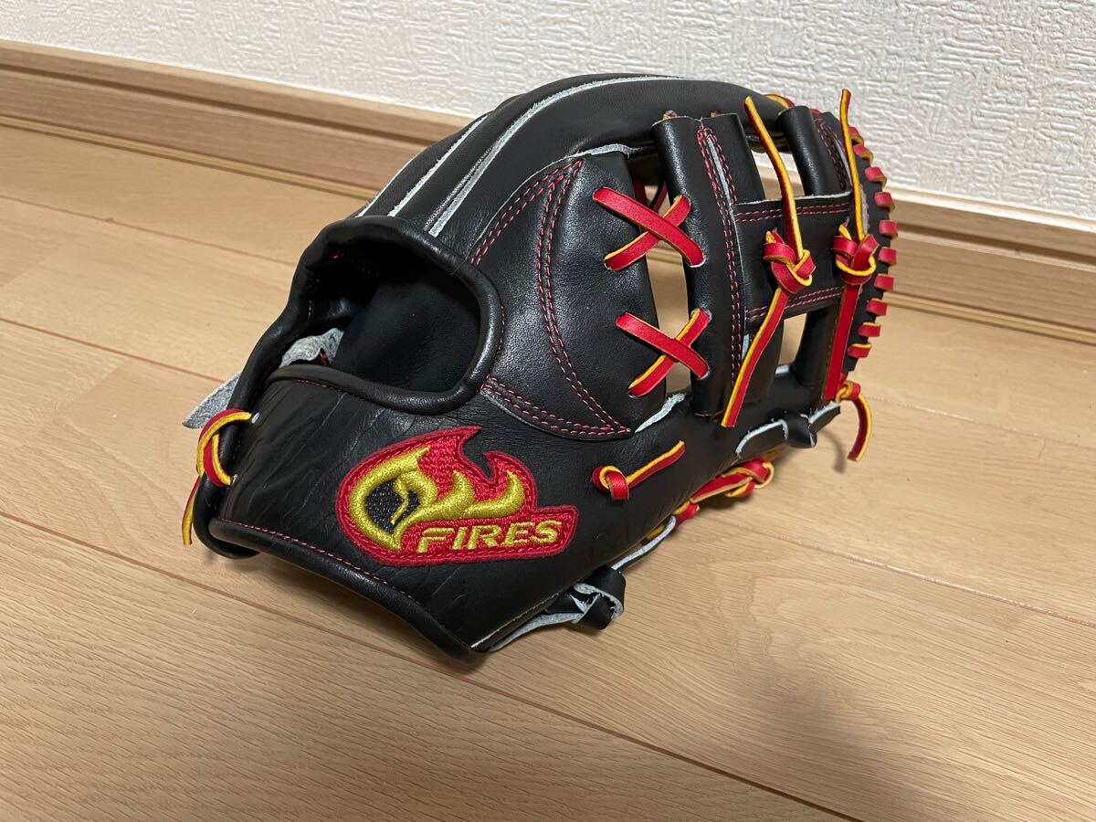 美品　ファイヤーズ　黒　軟式内野手用　日本製　紐交換済み