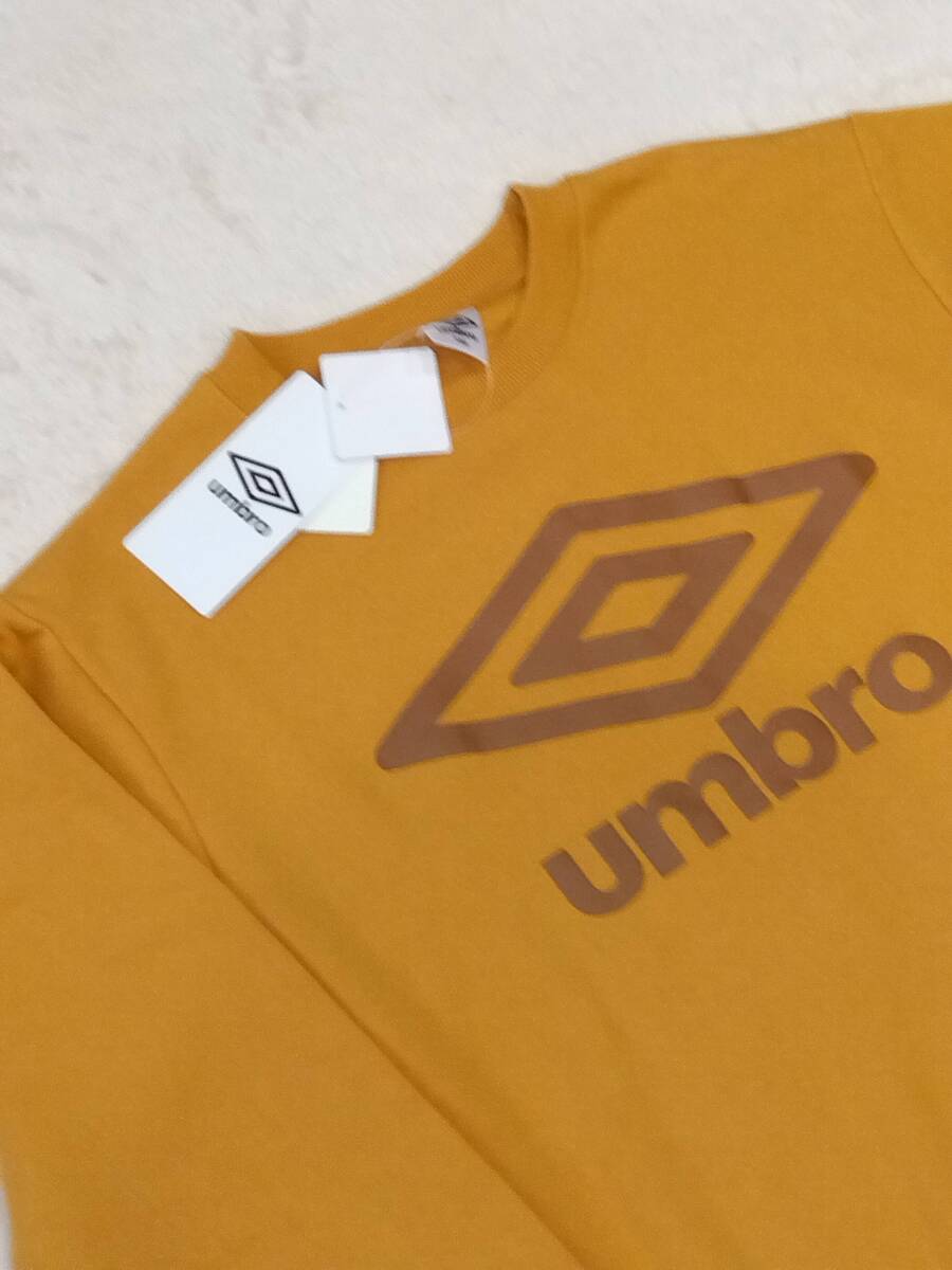 160　新品　アンブロ　umbro 暖か裏起毛　トレーナー　　からし色