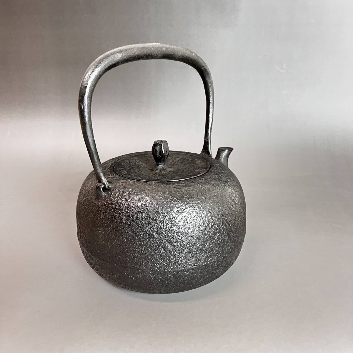 古い瀟酒瓶 柚子肌 しょうしゃ 銅瓶 鉄瓶 水漏れなし 茶道具 Yahoo!オークション - 新品 南部鉄器【鐡器 鉄瓶】柚子肌 鋳鉄