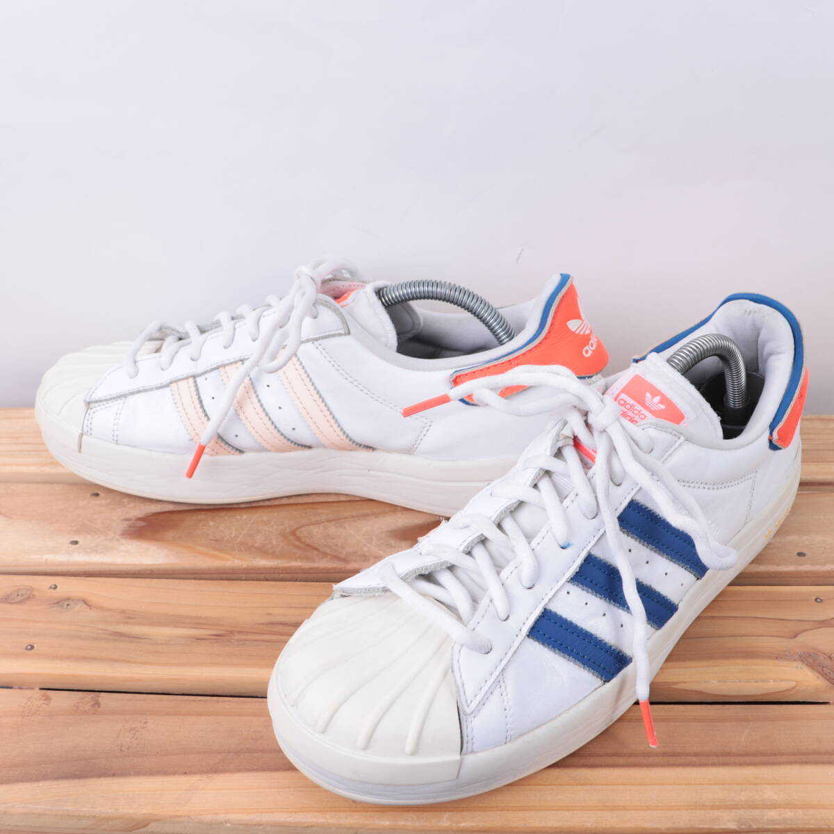z6950 アディダス スーパースター US10 1/2 27.5cm/白 ホワイト 青 ライトベージュ adidas SUPERSTAR レディース スニーカー 中古