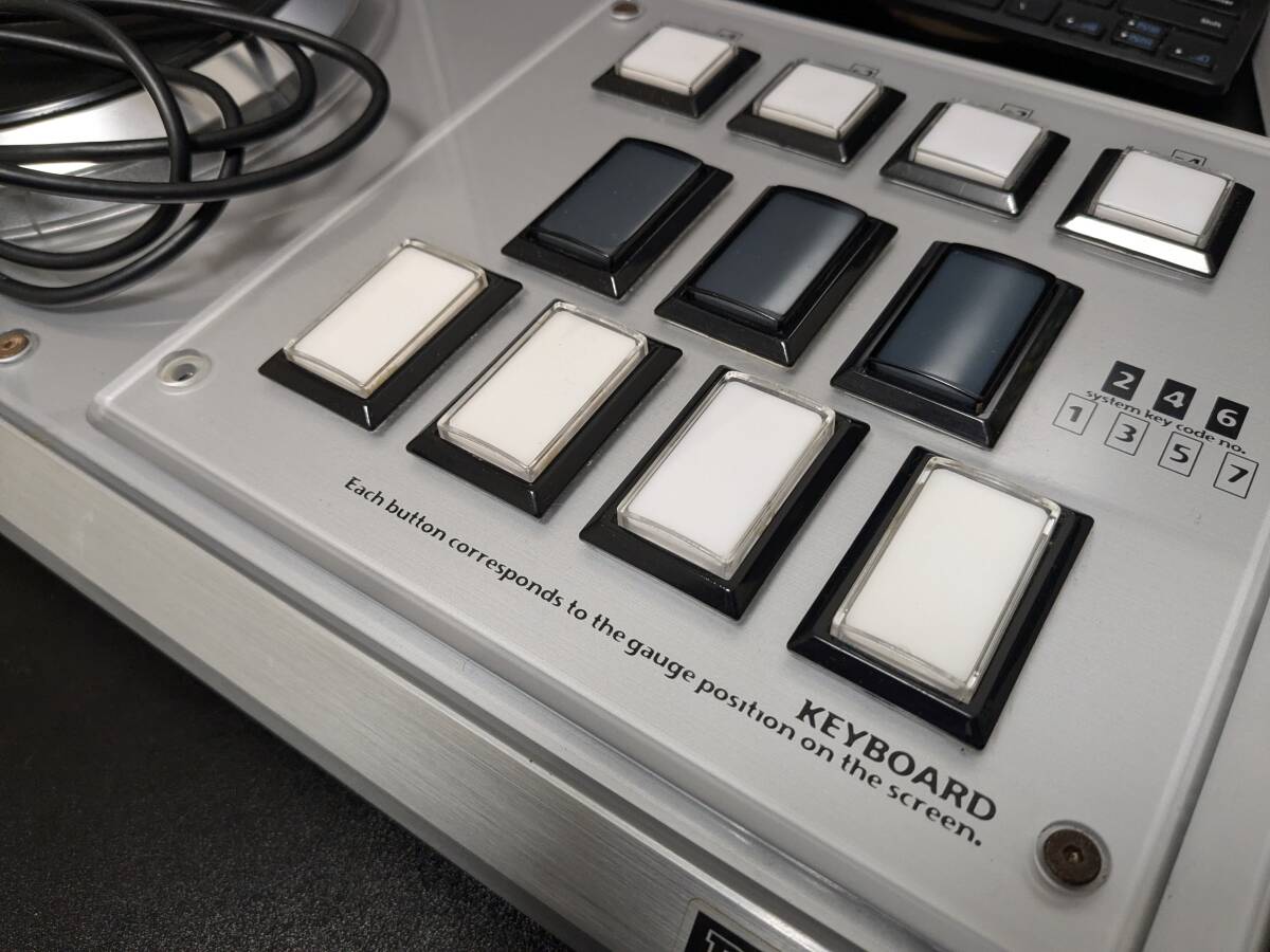 beatmania IIDXコントローラープレミアムモデル 三和ボタン 青LED beatmania IIDXコントローラープレミアムモデル 三和ボタン 青LED