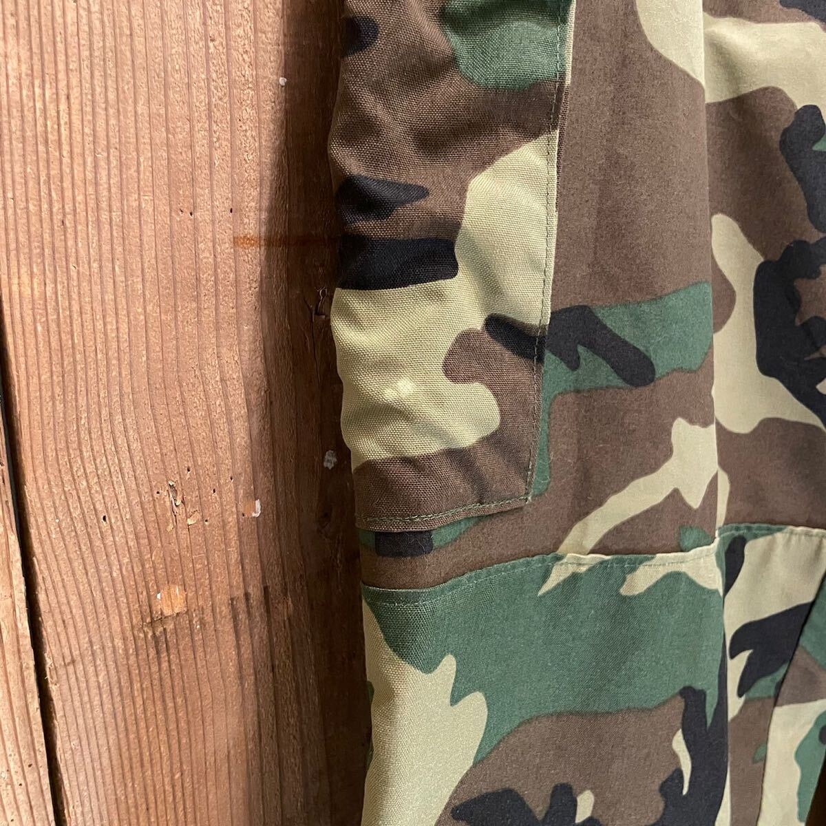 【M】2001年 U.S.ARMY ゴアテックス オーバー パンツ USA製 ウッドランド カモ ミリタリー アメリカ 米軍 実物 古着 ヴィンテージ レイン_画像3