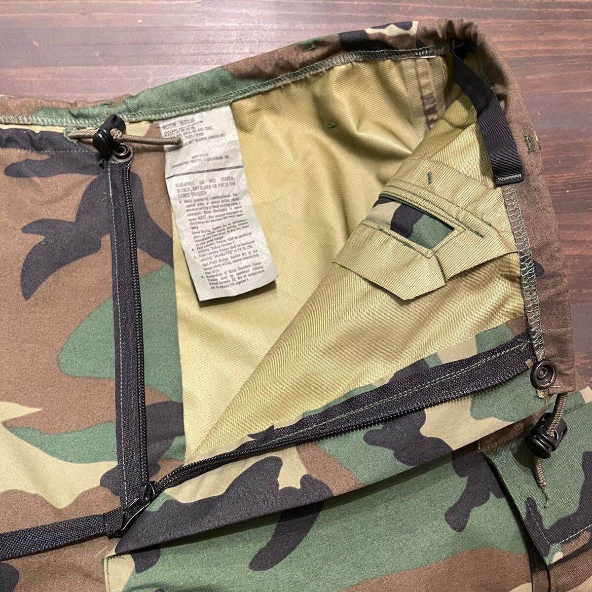 【M】2001年 U.S.ARMY ゴアテックス オーバー パンツ USA製 ウッドランド カモ ミリタリー アメリカ 米軍 実物 古着 ヴィンテージ レイン_画像5