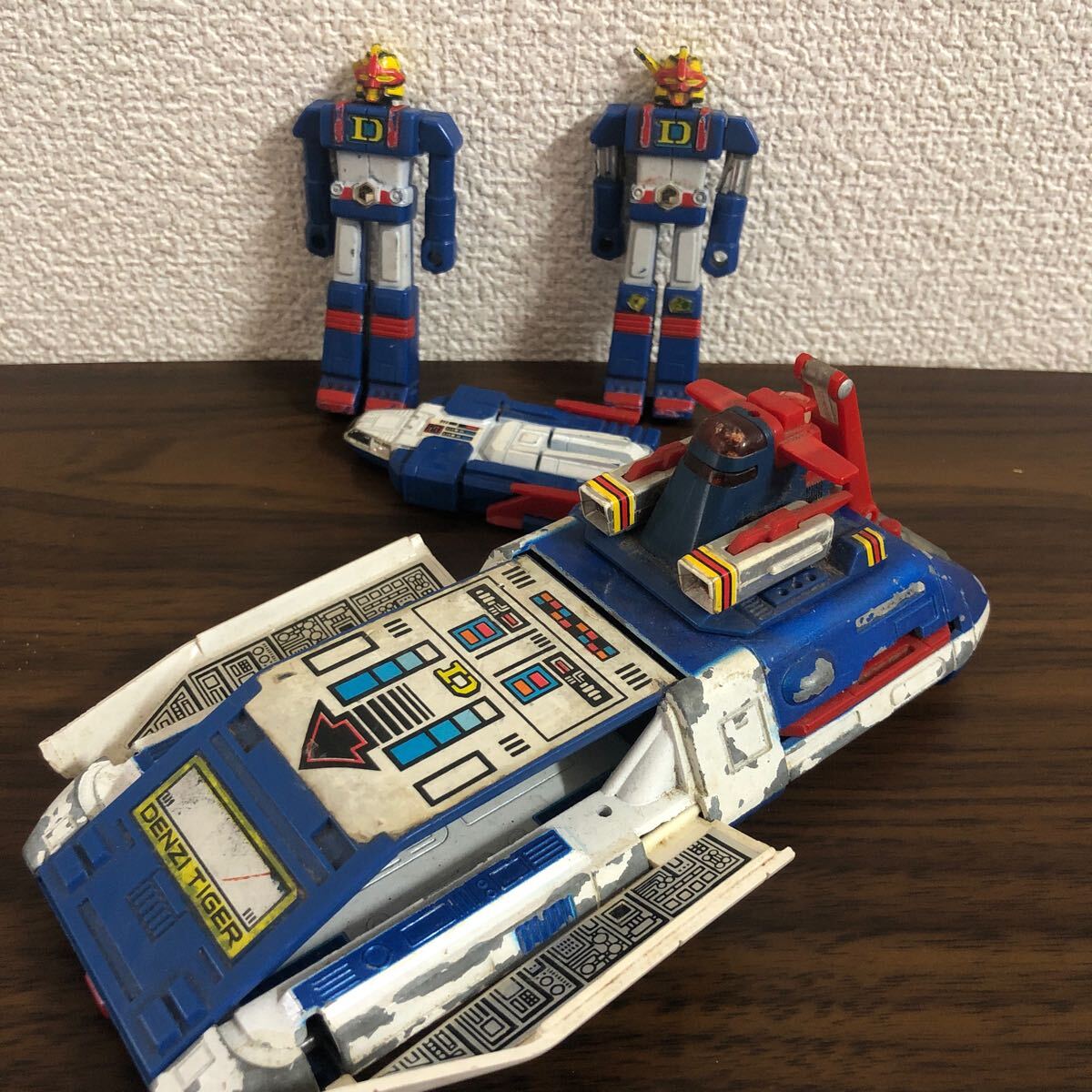 稀少品 ポピー 電子戦隊デンジマン デンジタイガー 超合金 ポピニカ Yahoo!オークション - ポピー 電子戦隊デンジマン デンジ