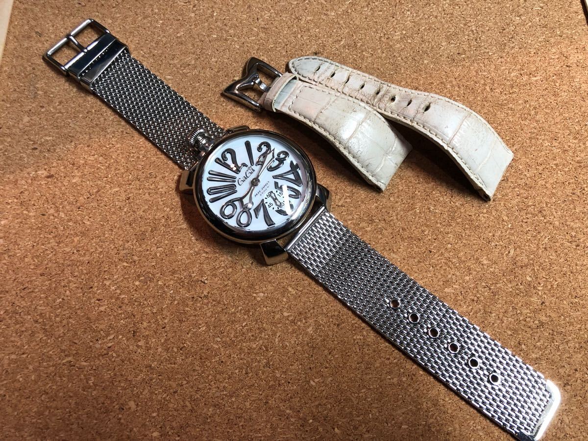 ガガミラノ シルバーホワイト