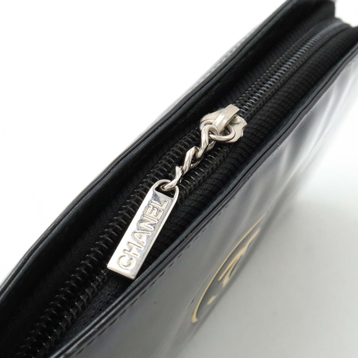 CHANEL シャネル メイクアップ ココマーク ラウンドファスナー CHANEL シャネル メイクアップ ココマーク ラウンドファスナー