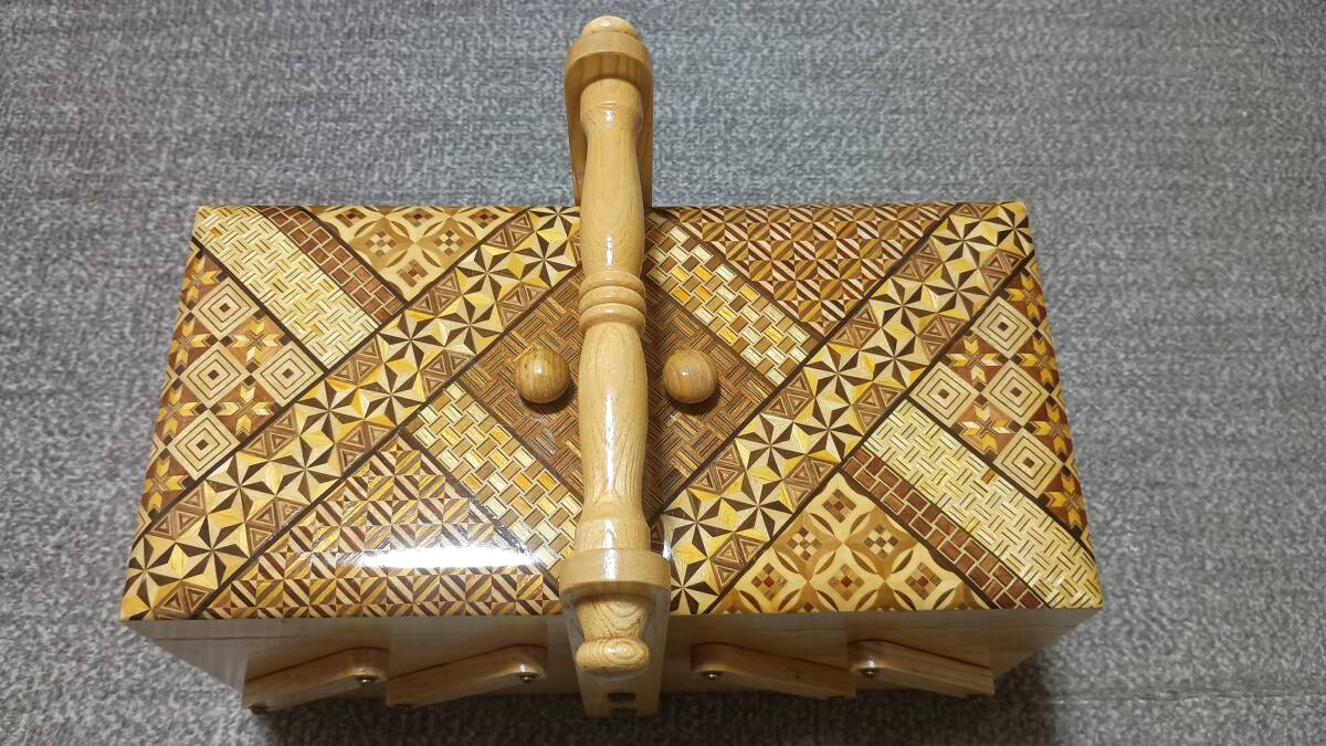 箱根寄木細工　裁縫箱　ソーイングボックス　短期使用　自宅保管品_画像1
