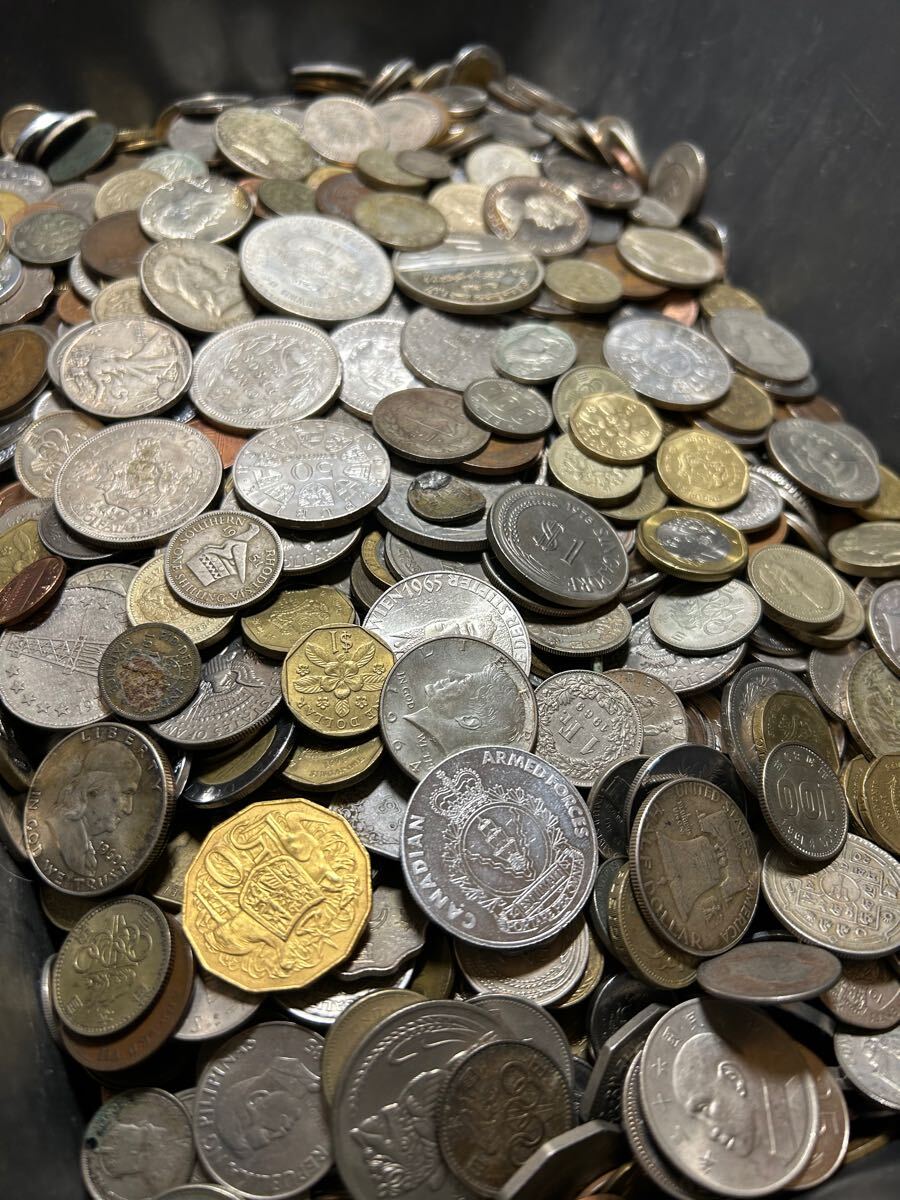外国銭　約２．３キロ Yahoo!オークション - [1円〜] 外国コイン 約23KG 銀貨など多数