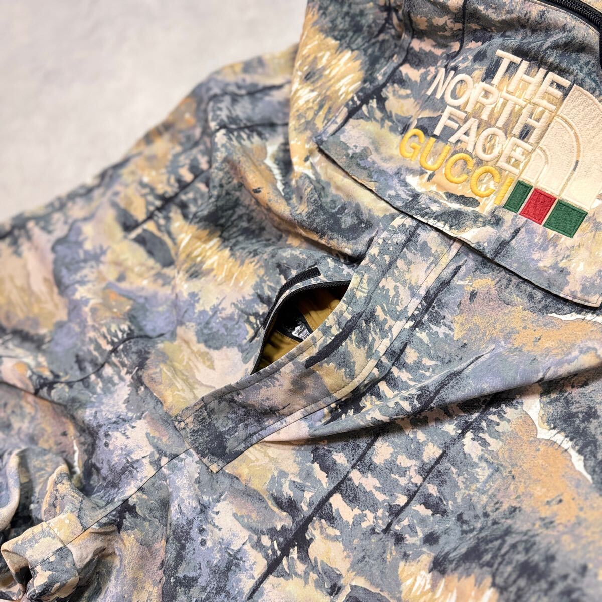 新品正規(guī)品 Lsize グッチ × ノースフェイス オーバーオール 人気コラボ おしゃれ 普段著 スノボーウェア スキーウェア アウトドア GUCCI