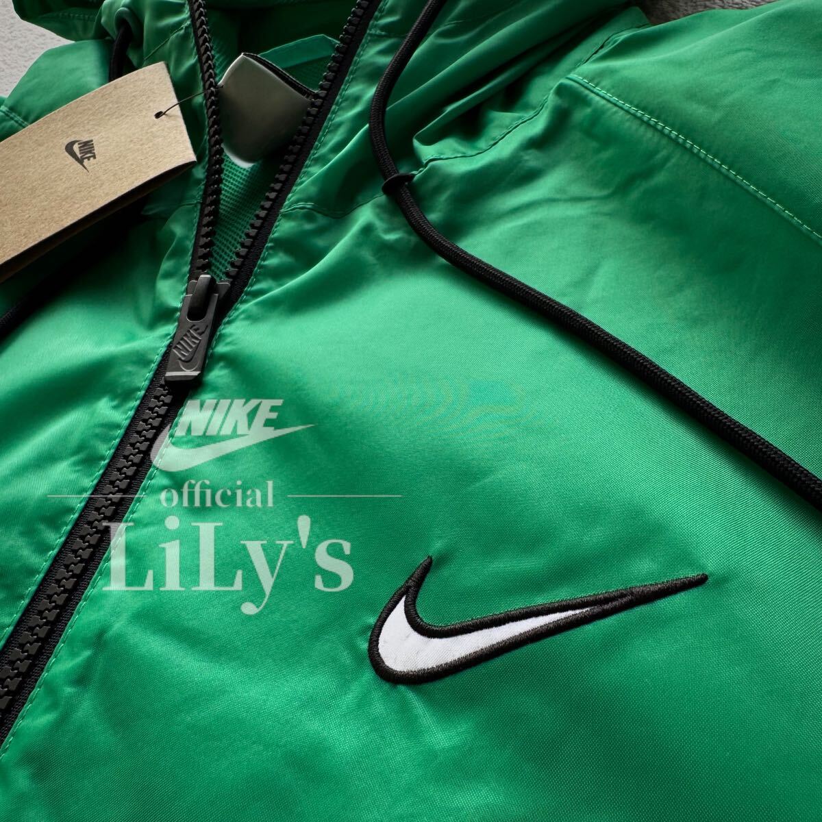 新品未使用 NIKEナイロンジャケット Mサイズ ウーブン グリーン 新品未使用 NIKEナイロンジャケット Mサイズ ウーブン グリーン
