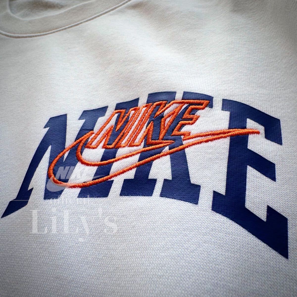 新品 NIKE上下セットアップ XLサイズ 白 ホワイト ロゴ刺繍 新品 NIKE上下セットアップ XLサイズ 白 ホワイト ロゴ刺繍