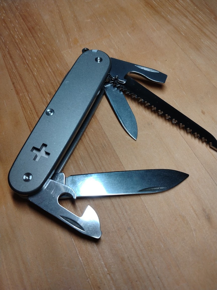 ビクトリノックス チタニウムハンドル シンプルツールカスタム ビクトリノックス チタニウムハンドル シンプルツールカスタム