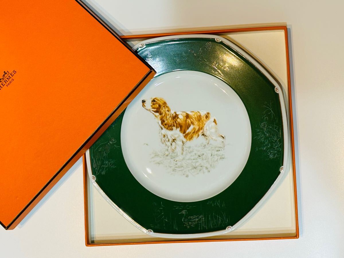 HERMES エルメス シャスシリーズ　プレート　 グリーン 犬 25.5cm 　未使用品　コッカースパニエル ドッグプリント　絵皿