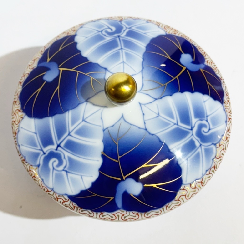香蘭社○KORANSHA○愁海棠 金彩 高級蓋付き 茶器セット○湯呑 5 香蘭社○KORANSHA○愁海棠 金彩 高級蓋付き 茶器セット○湯呑 5