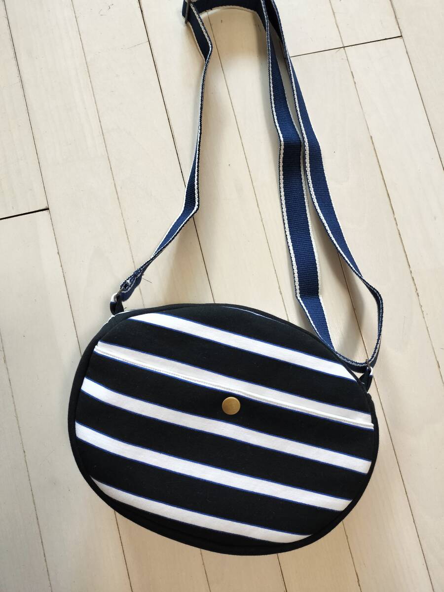 ハンドメイド　楕円型ショルダーバック