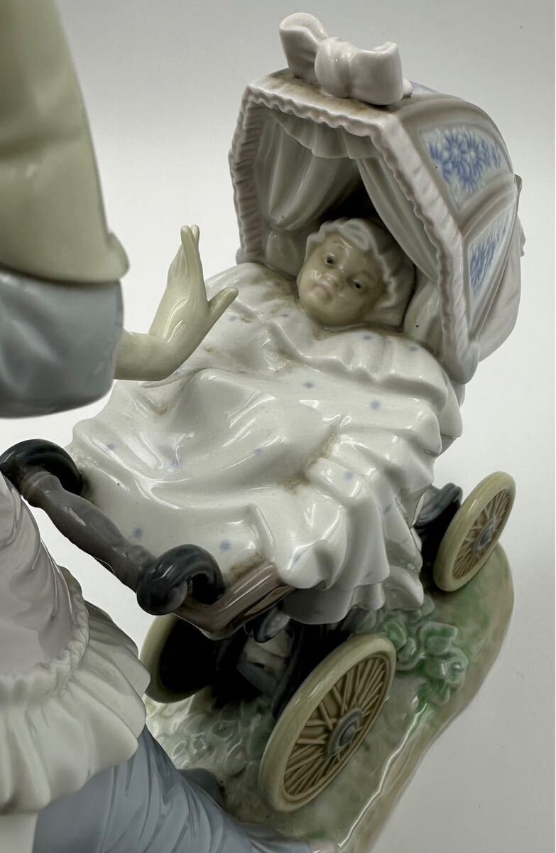 超人気 リヤドロ(LLADRO) 【母子的溫馨時光】フィギュリン 陶器 リヤドロ LLADRO 乳母車 赤ちゃん 女性 婦人 フィギュリン 陶器