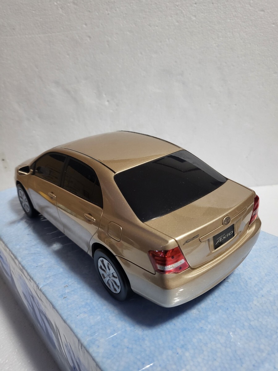 COROLLA AXIO 1/10? ディーラー カラーサンプル 非売品 トヨタ非売品カラーサンプル TOYOTA COROLLA AXIO トヨタ