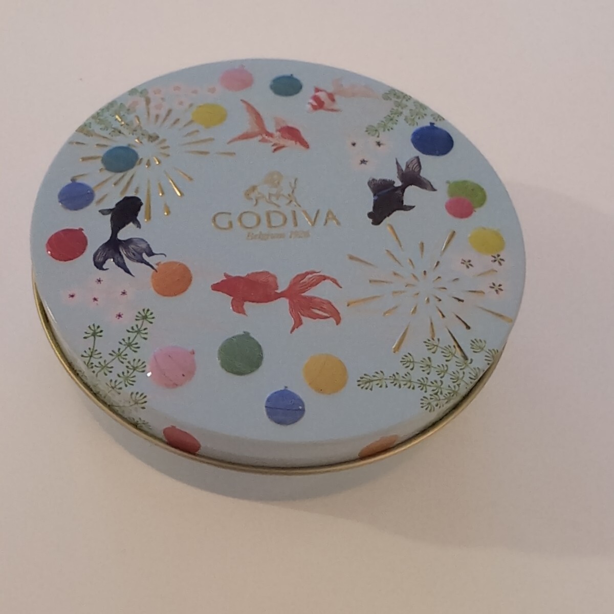 GODIVA缶水色 金魚デザイン