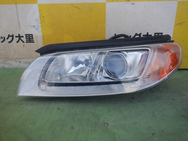  Volvo V70 передняя фара левый BB5254W