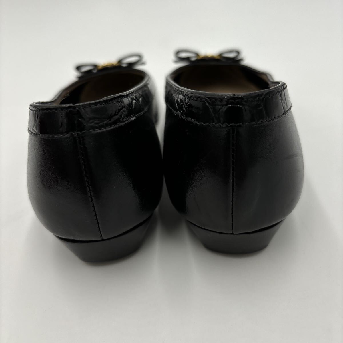 ＊ 良品 付屬品完備 Salvatore Ferragamo サルヴァトーレフェラガモ 本革 クロコ型押し ヴァラリボン フラット パンプス 6C 23cm