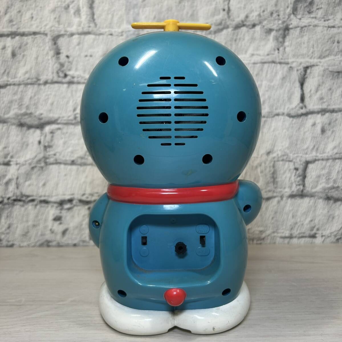 YH-0908】中古現状品 ドラえもん おしゃべり 目覚まし時計 YH-0908】中古現状品 ドラえもん おしゃべり 目覚まし時計