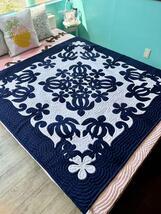 ＜正規(guī)品＞タペストリー ホヌ153×153ネイビーブルーハワイアンキルト