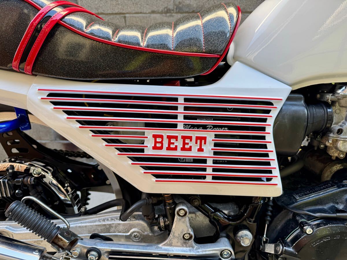 CBX400F CBX550F CBX CBR 白/赤 純正タンクで塗装 綺麗 BEET CBX400F CBX550F CBX CBR 白/赤 純正タンクで塗装 綺麗 BEET