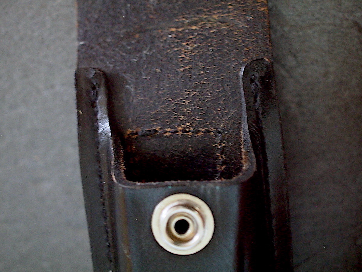激レア 1969年製 BUCK 110用 ハイポイント刻印シース カシメ金具 激レア 1969年製 BUCK 110用 ハイポイント刻印シース カシメ金具