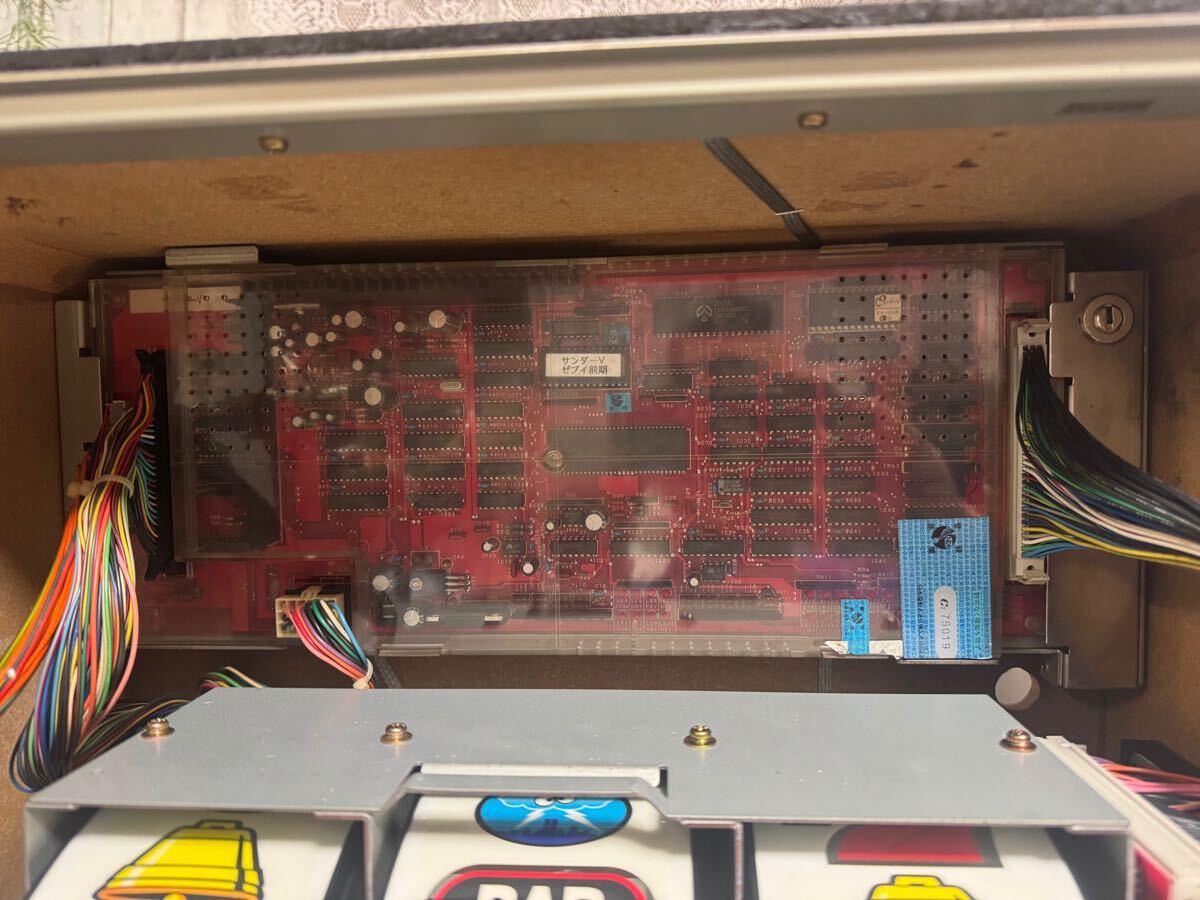 サンダーV ゼブイ前期ver 4号機 コイン不要機付き メーシー サンダーV ゼブイ前期ver 4号機 コイン不要機付き メーシー