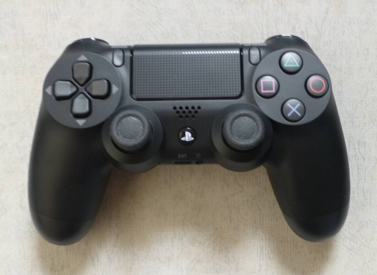 PS4 ワイヤレスコントローラー（DUALSHOCK4） ジェット・ブラック／未使用品