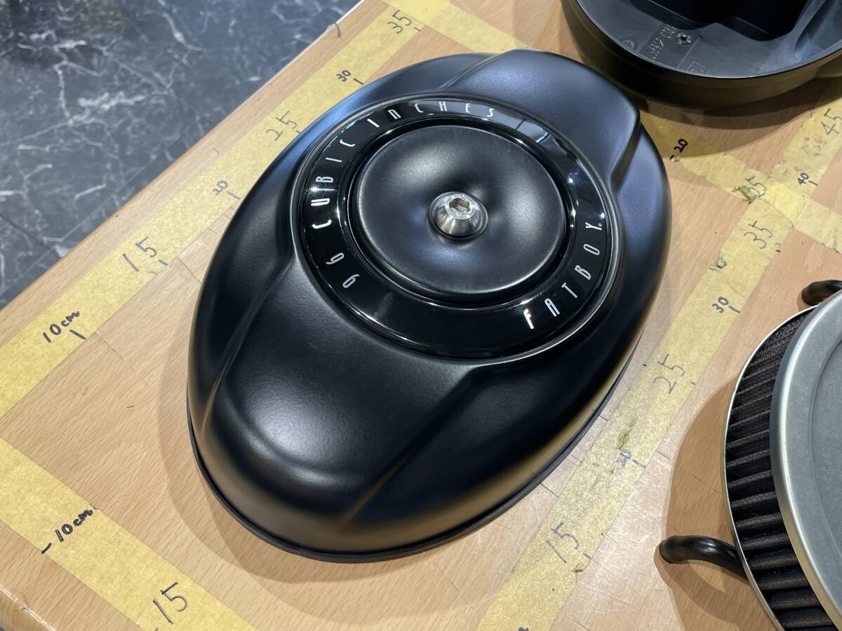ハーレー純正　ノーマルエアクリーナーボックス　ソフテイル　ファットボーイロー　FLSTFBから取り外し　29582-08