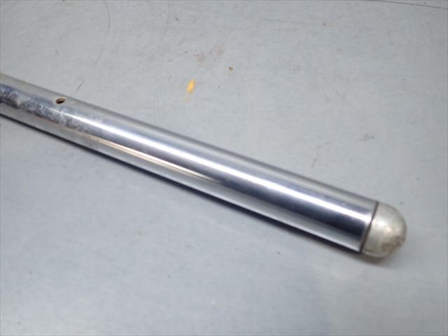 τ241210-67 車種不明 ハンドル バーハン 曲り有 傷有 長さ約62センチ 径φ22.2_画像3