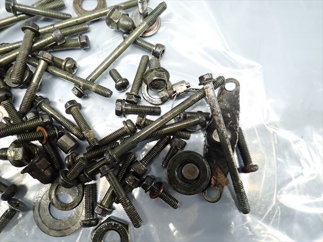εFE17-228 ヤマハ マジェスティ125FI LPRSE27109A (平成21年式) エンジン ボルト ナット