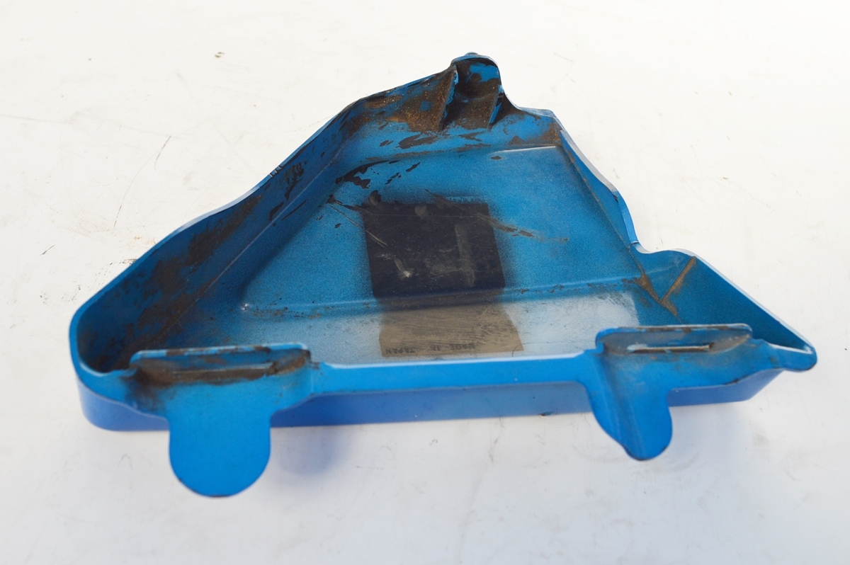 SUZUKI RG250E / X7 サイドカバー右　中古品　当時物　純正品　RG250　GT250/2 GT2502スズキ_画像9