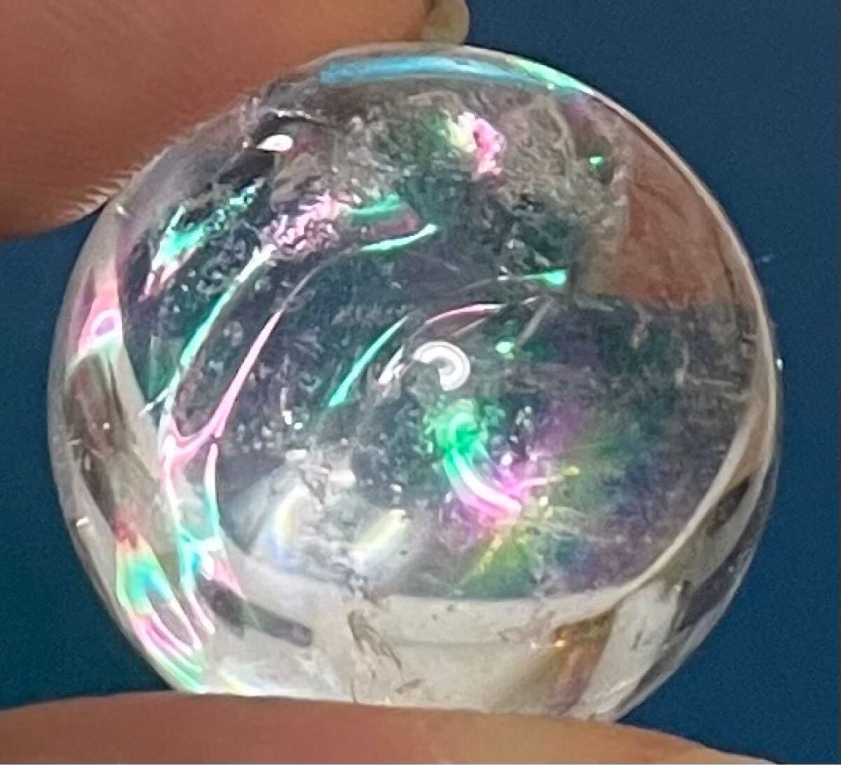 水晶丸玉 アイリス 036 虹入 レインボー クリスタル 天然石スフィア 風水晶 開運 幸運 財運UP 魔除 お守 クォーツ 浄化 パワーストーン_画像1
