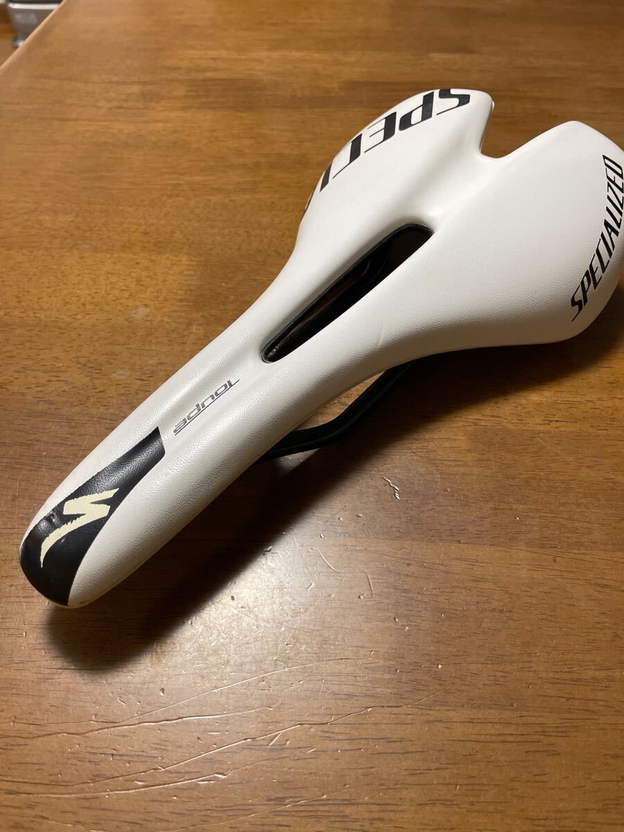 軽量165g スペシャライズド カーボンレール TOUPE 143mm