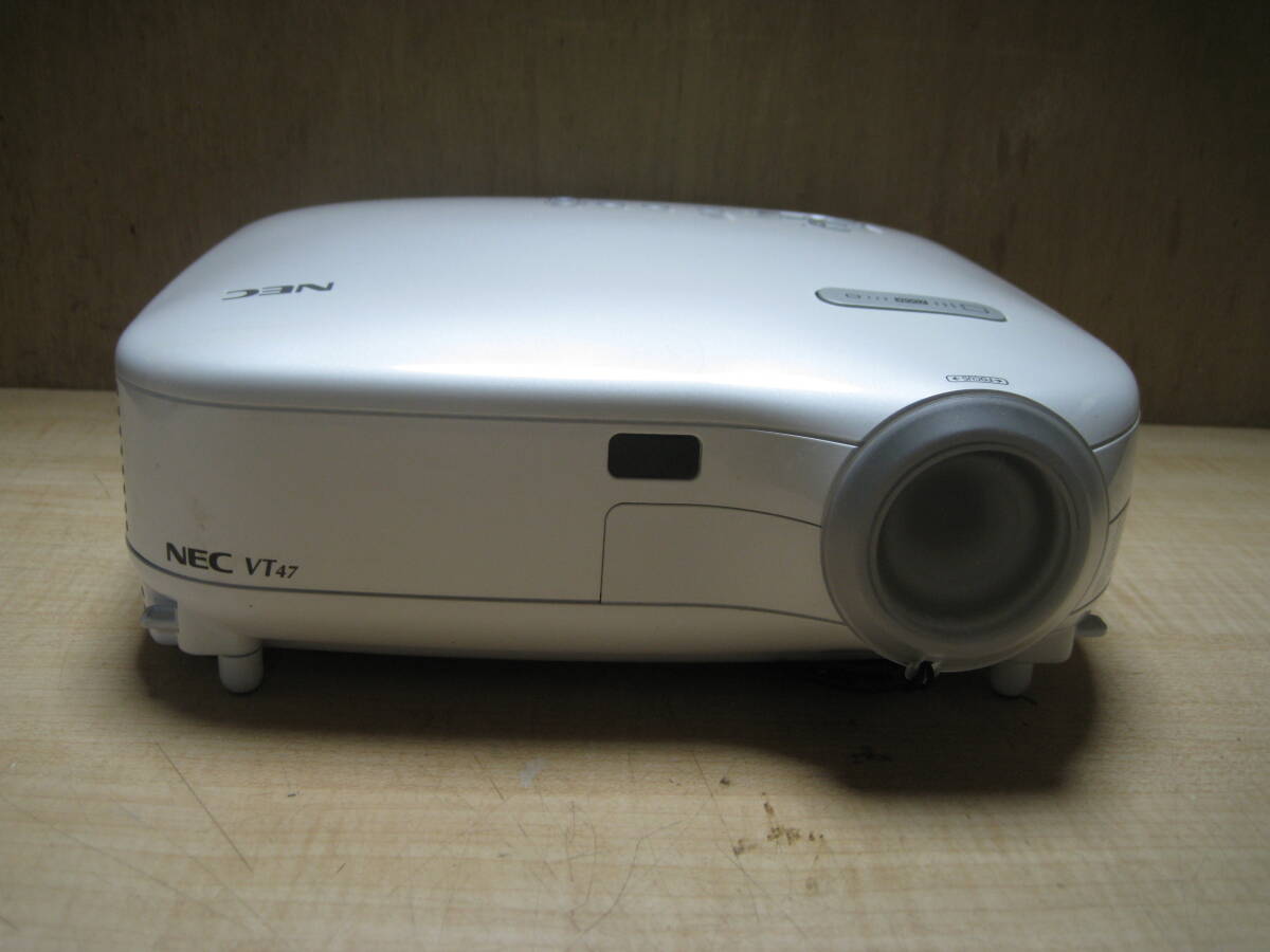超美品 NEC製 プロジェクター ViewLight VT47 ランプ・機器使用 超美品 NEC製 プロジェクター ViewLight VT47 ランプ・機器使用