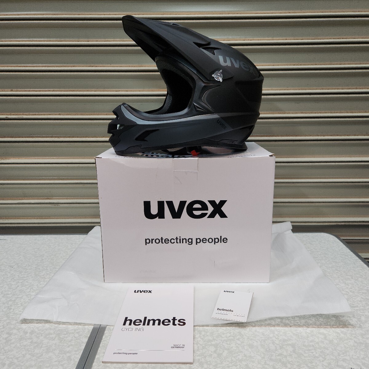 新品未使用! uvex マウンテンバイク用 フルフェイス Lサイズ 58 新品未使用! uvex マウンテンバイク用 フルフェイス Lサイズ 58