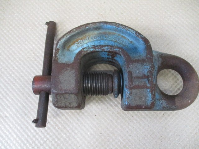 中古品　イーグルクランプ　1Ton　最大30ｍｍ　メーカー不明　（わ-57）
