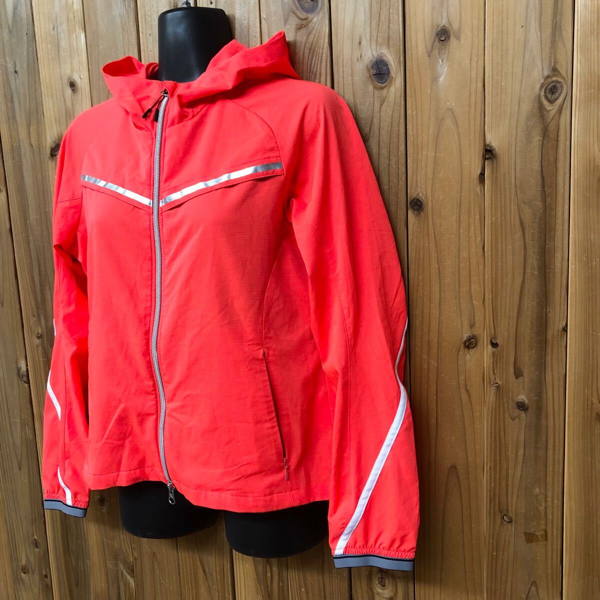 MIZUNO＊ミズノ レディースS 長袖ジャケット パーカー ウィンドブレーカー 薄地 ダブルジップ ランニング トレーニング スポーツウェア_画像2