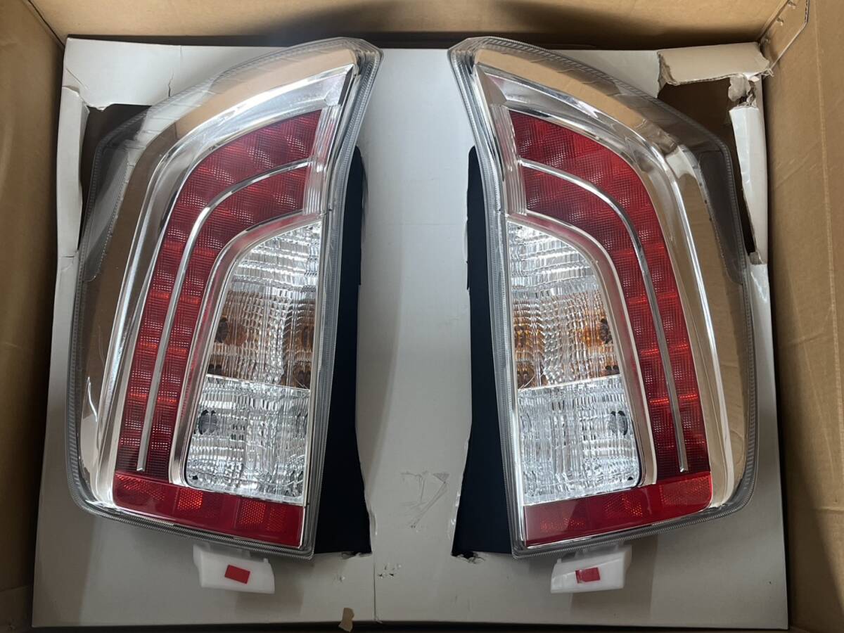 30プリウス 純正後期テールランプ左右セット美品 30プリウス 純正後期テールランプ左右セット美品