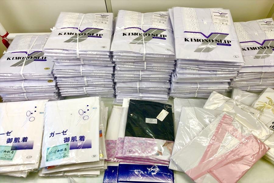 ◎リサイクル着物 小物 和装肌着まとめ まとめ売り150点 ワンピース ガーゼ肌着 浴衣下 肌襦袢 S寸LL寸あり 新品 未使用 和ものや傳 C1164